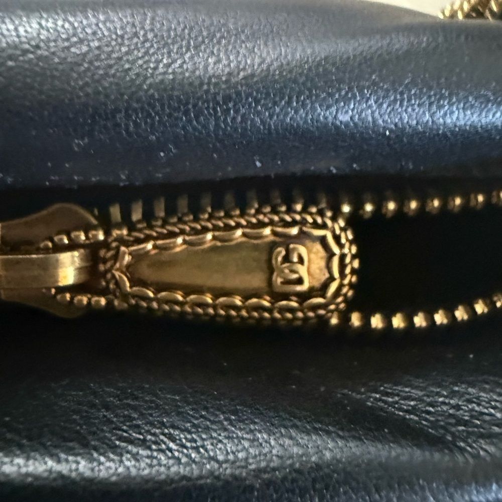Brand new Dolce & Gabbana Black crossbody / Shoulder Bag devotion - Picture 3 of 9